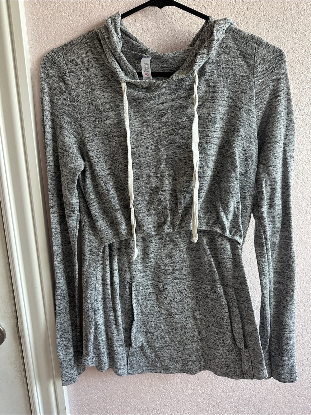 Latched Mama Size Small Lightweight Nursing Pullover